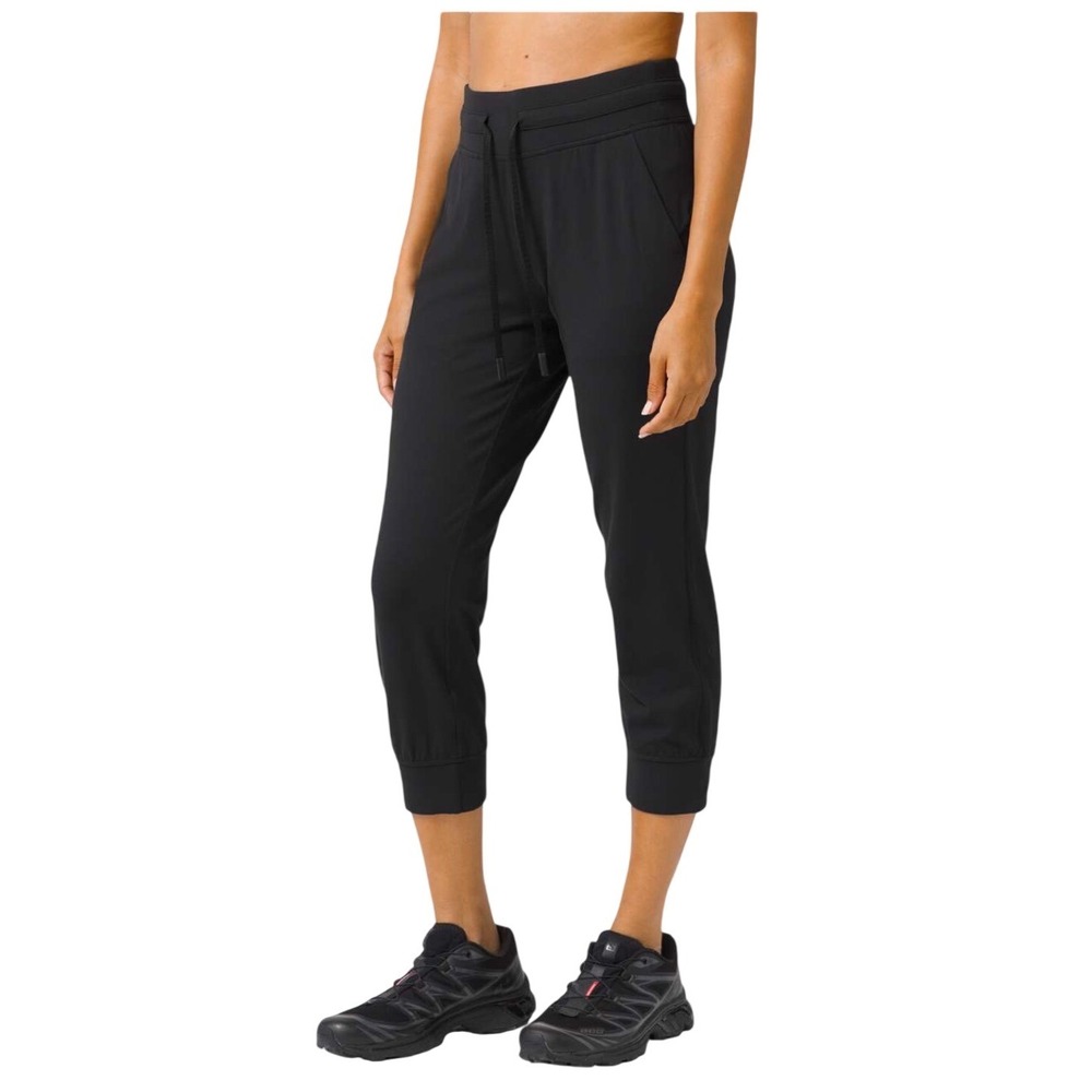 Lululemon Ready to Rulu Jogger Crop,
Black, Size 6